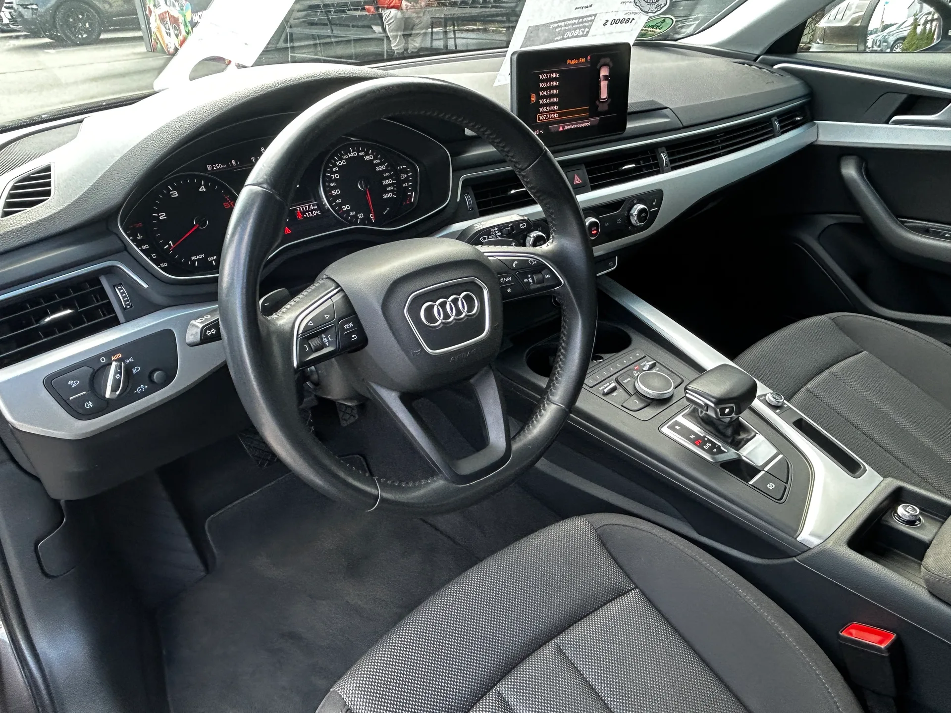 Audi A4 — фото 5