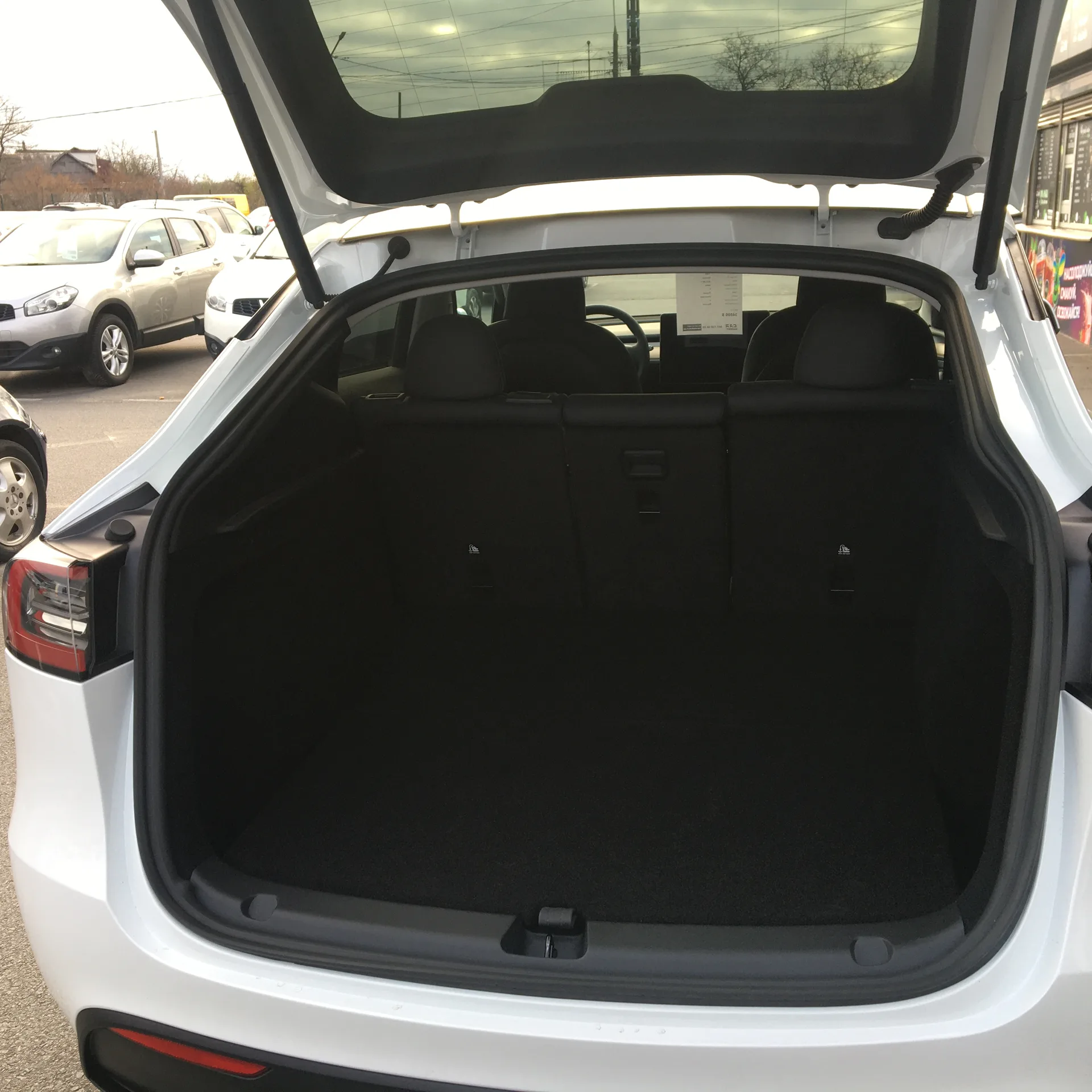 Tesla Model Y — фото 5