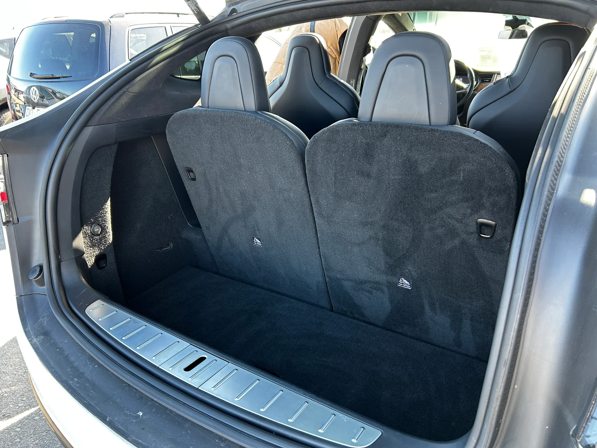 Tesla Model X — фото 10