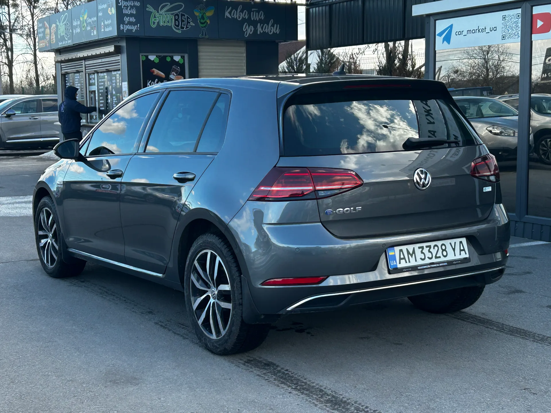 Volkswagen e-Golf — фото 4