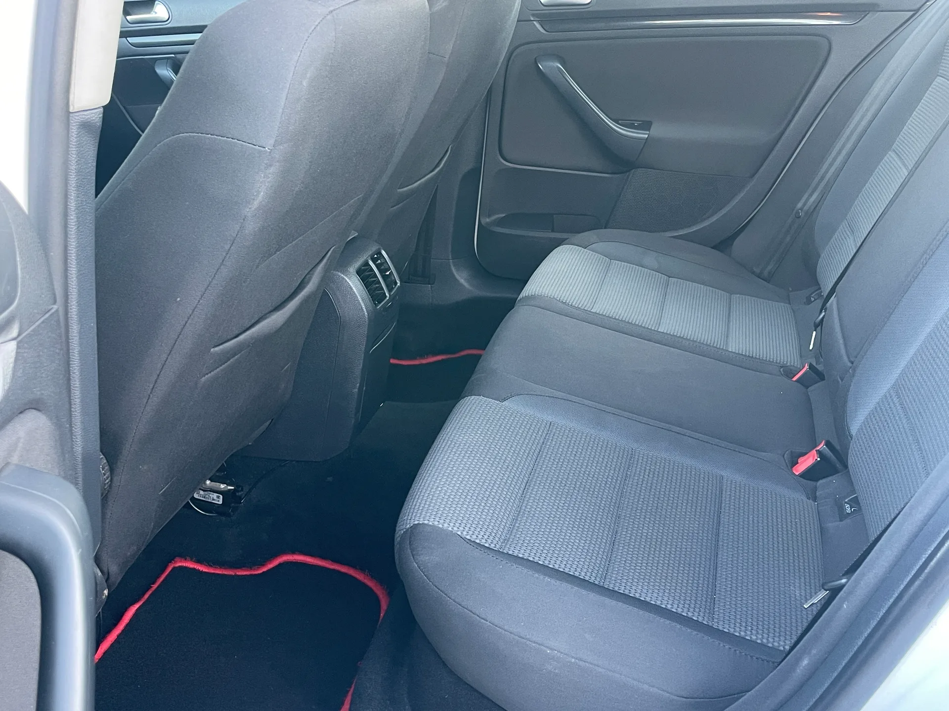 Volkswagen Jetta — фото 9