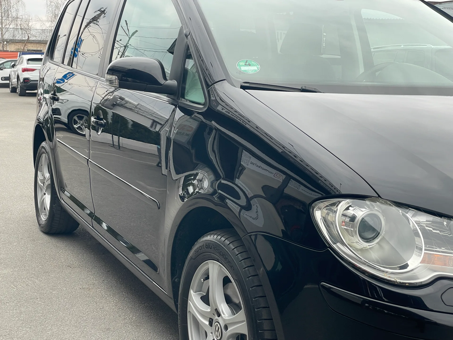 Volkswagen Touran — фото 7