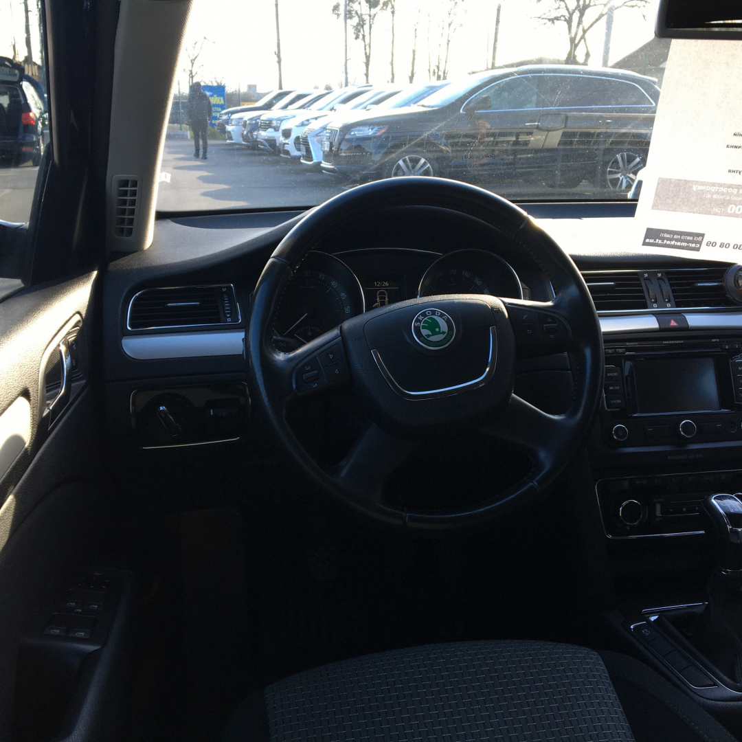 Skoda Superb 2012 Skoda Superb 2012