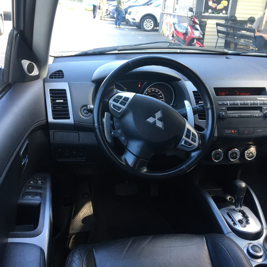 Mitsubishi Outlander XL 2010 Mitsubishi Outlander XL 2010