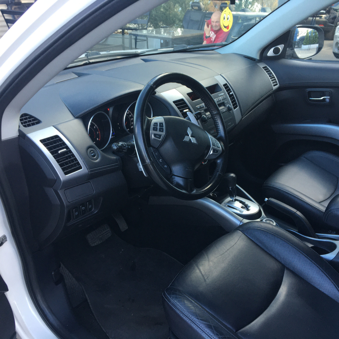 Mitsubishi Outlander XL 2010 Mitsubishi Outlander XL 2010