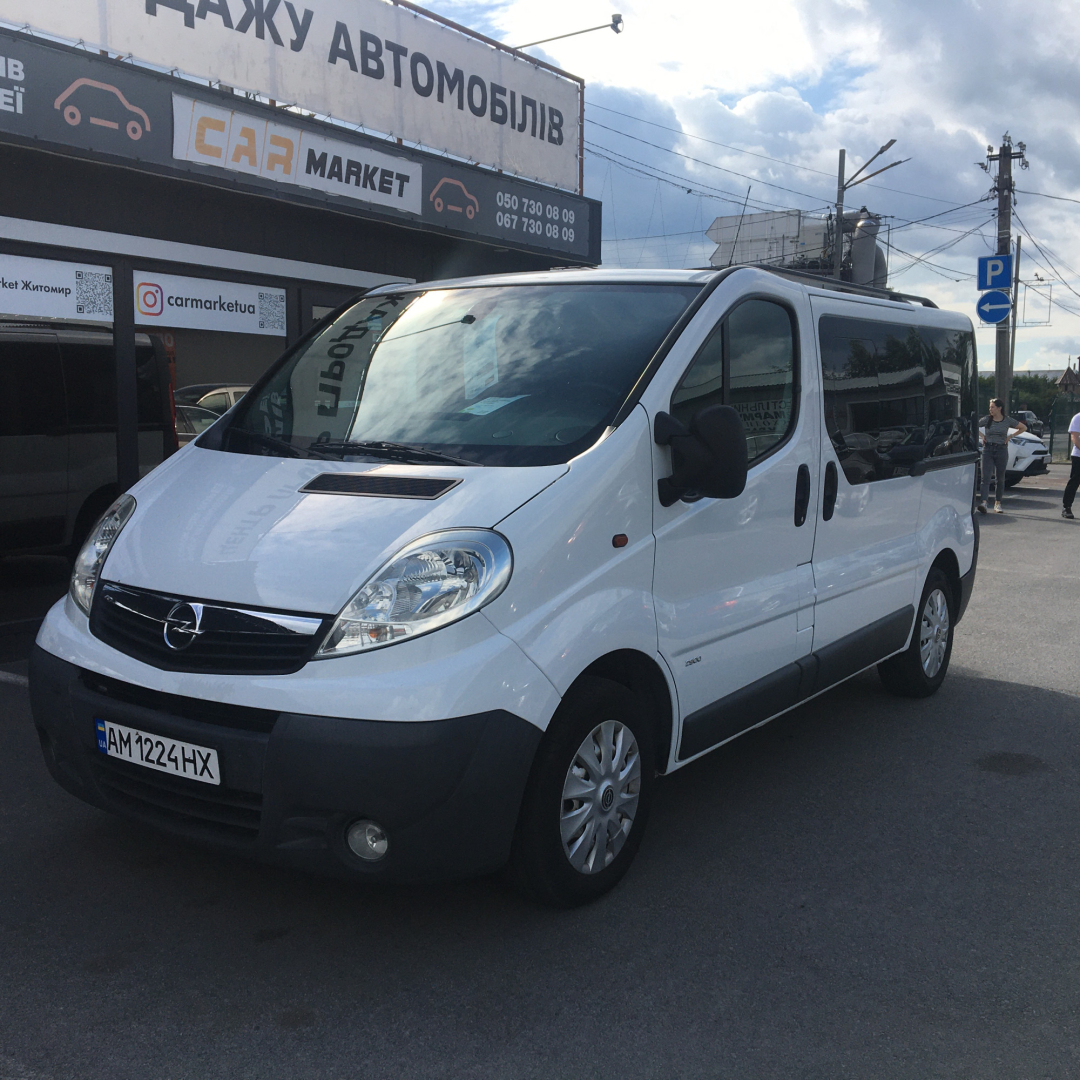 Opel Vivaro пасс. 2008 Opel Vivaro пасс. 2008