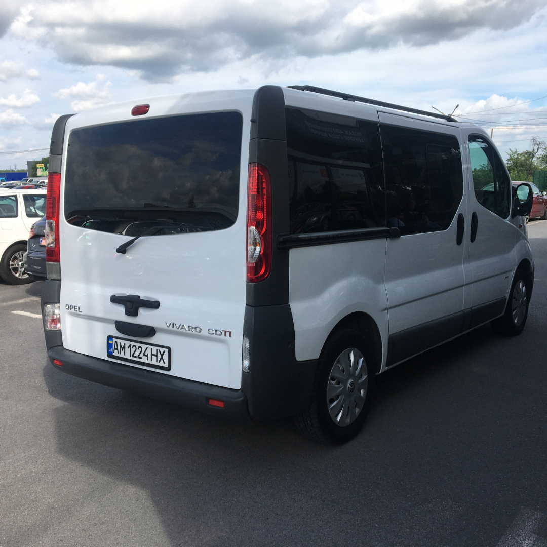 Opel Vivaro пасс. 2008 Opel Vivaro пасс. 2008