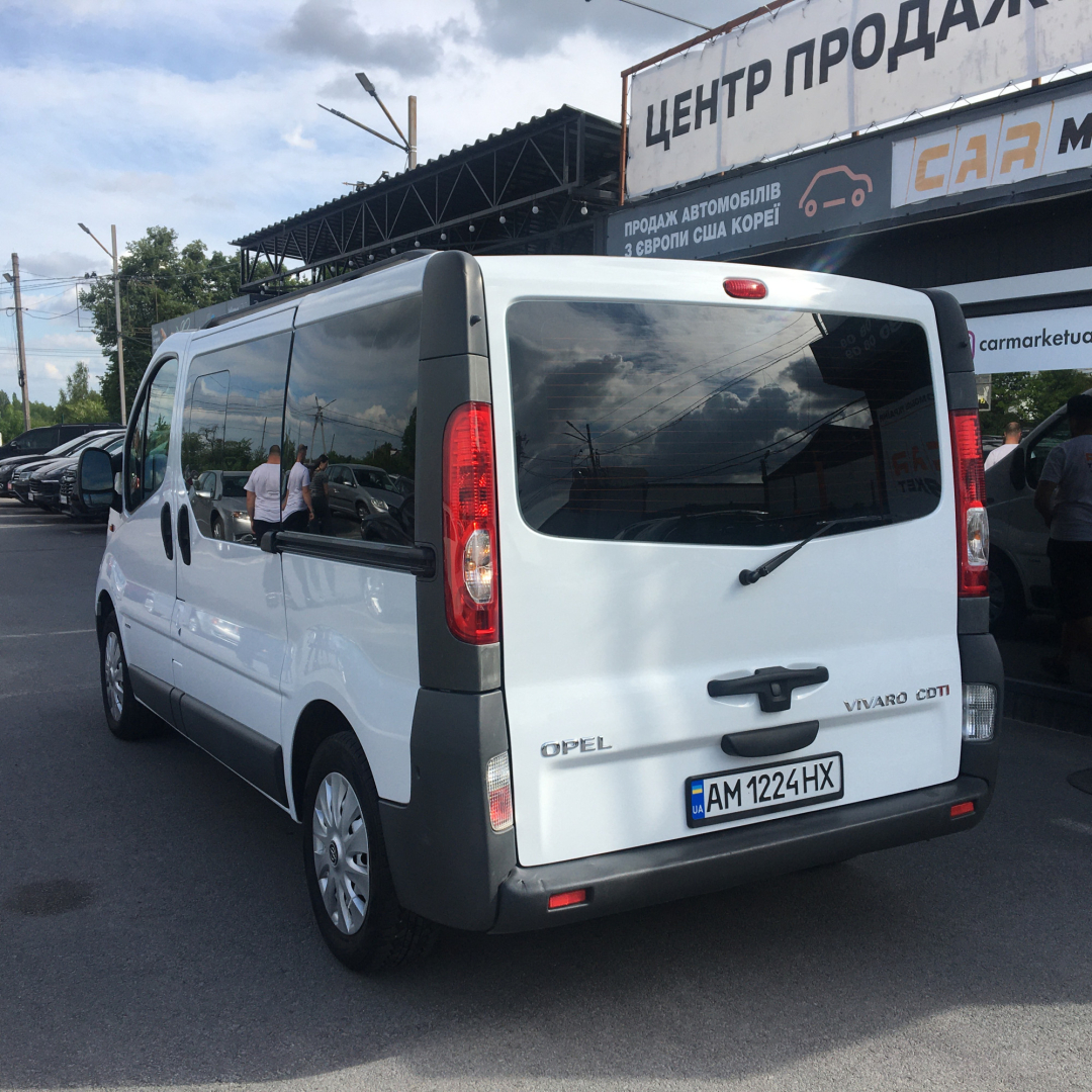 Opel Vivaro пасс. 2008 Opel Vivaro пасс. 2008