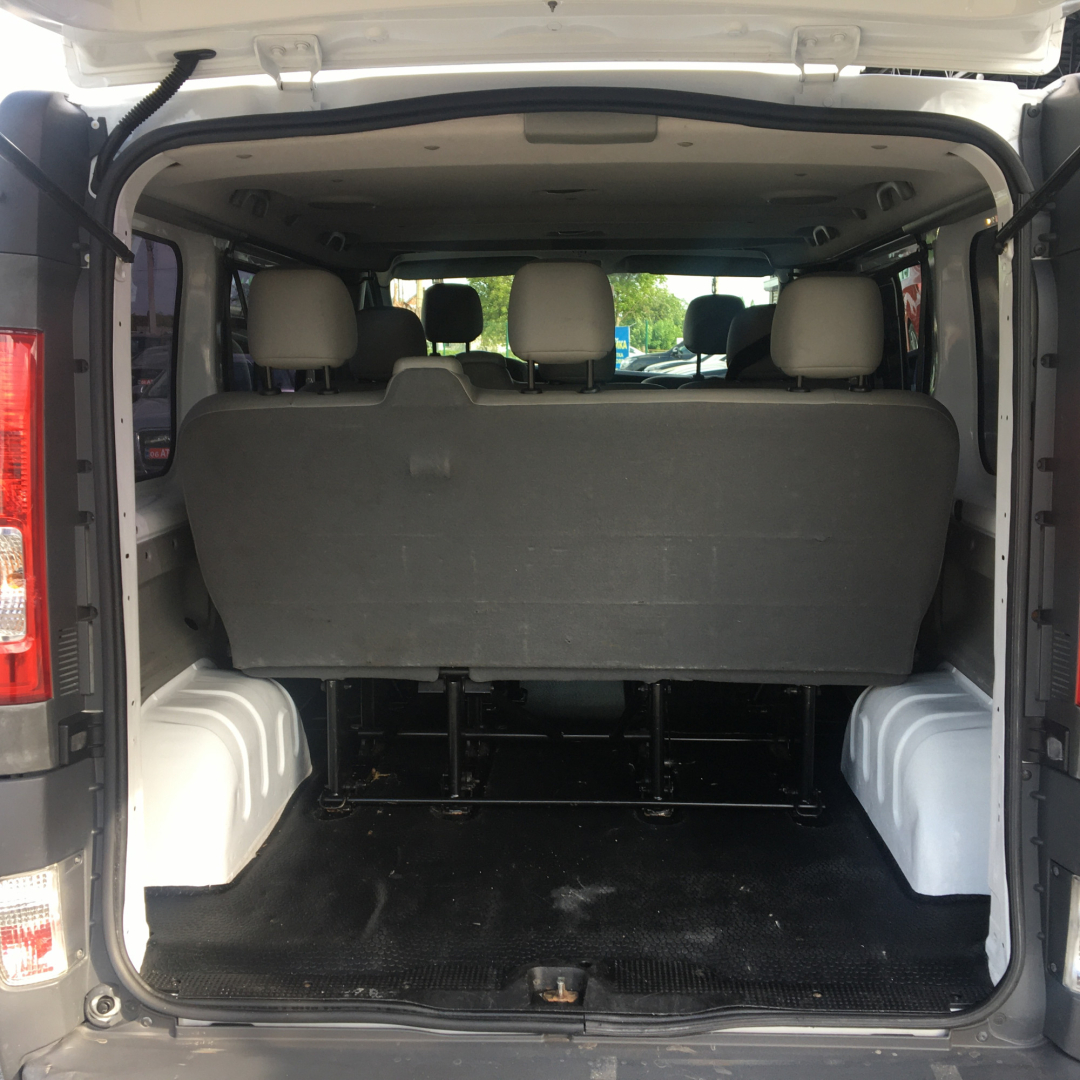 Opel Vivaro пасс. 2008 Opel Vivaro пасс. 2008