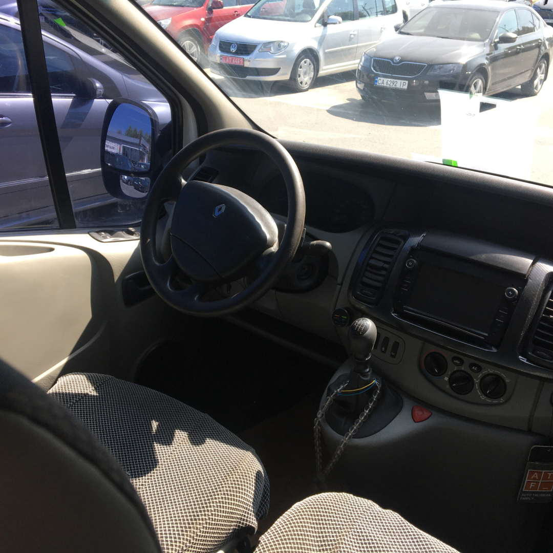 Renault Trafic пасс. 2006 Renault Trafic пасс. 2006