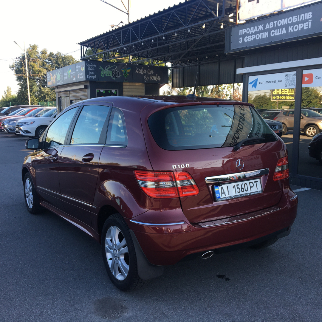 Mercedes-Benz B 180 2011 Mercedes-Benz B 180 2011