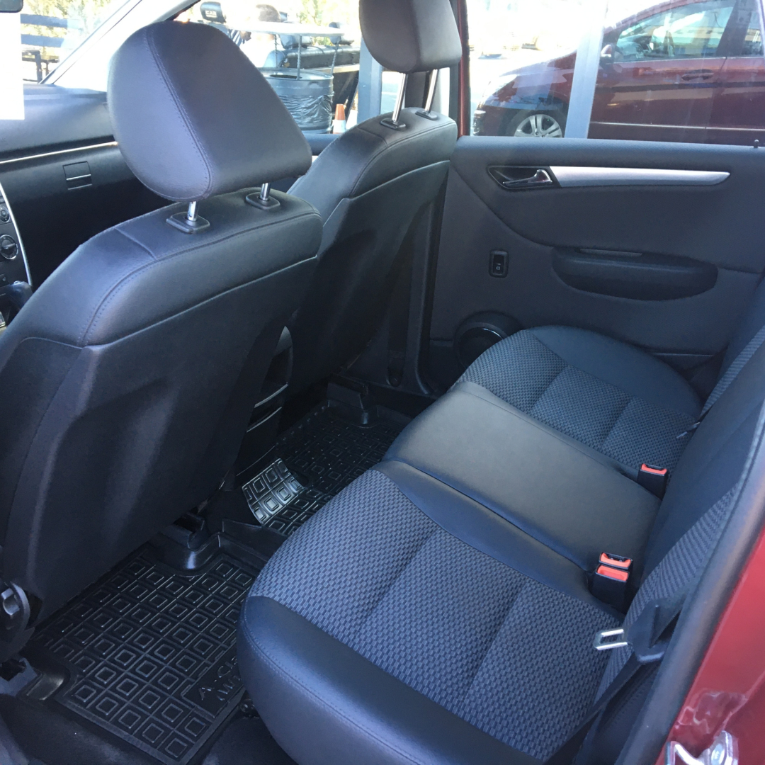 Mercedes-Benz B 180 2011 Mercedes-Benz B 180 2011