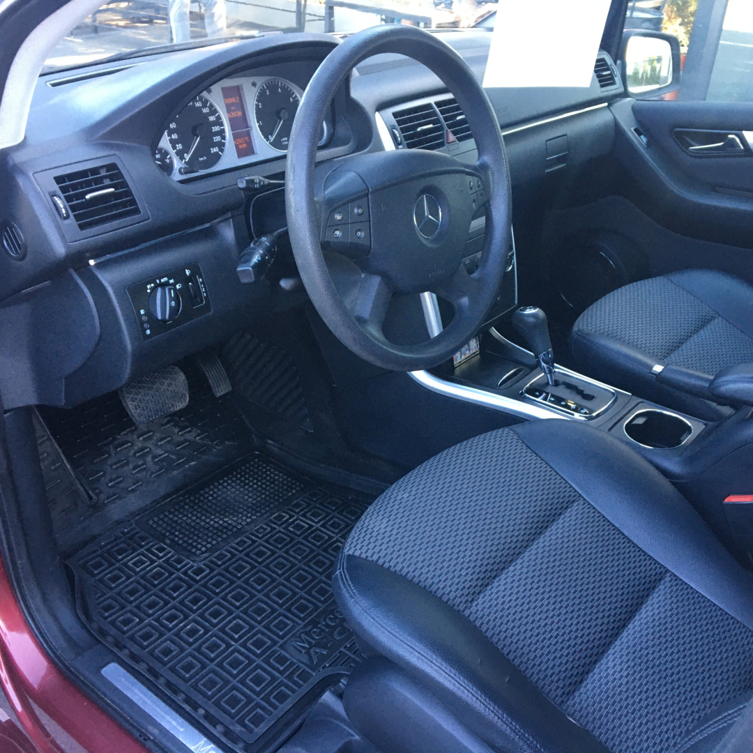 Mercedes-Benz B 180 2011 Mercedes-Benz B 180 2011