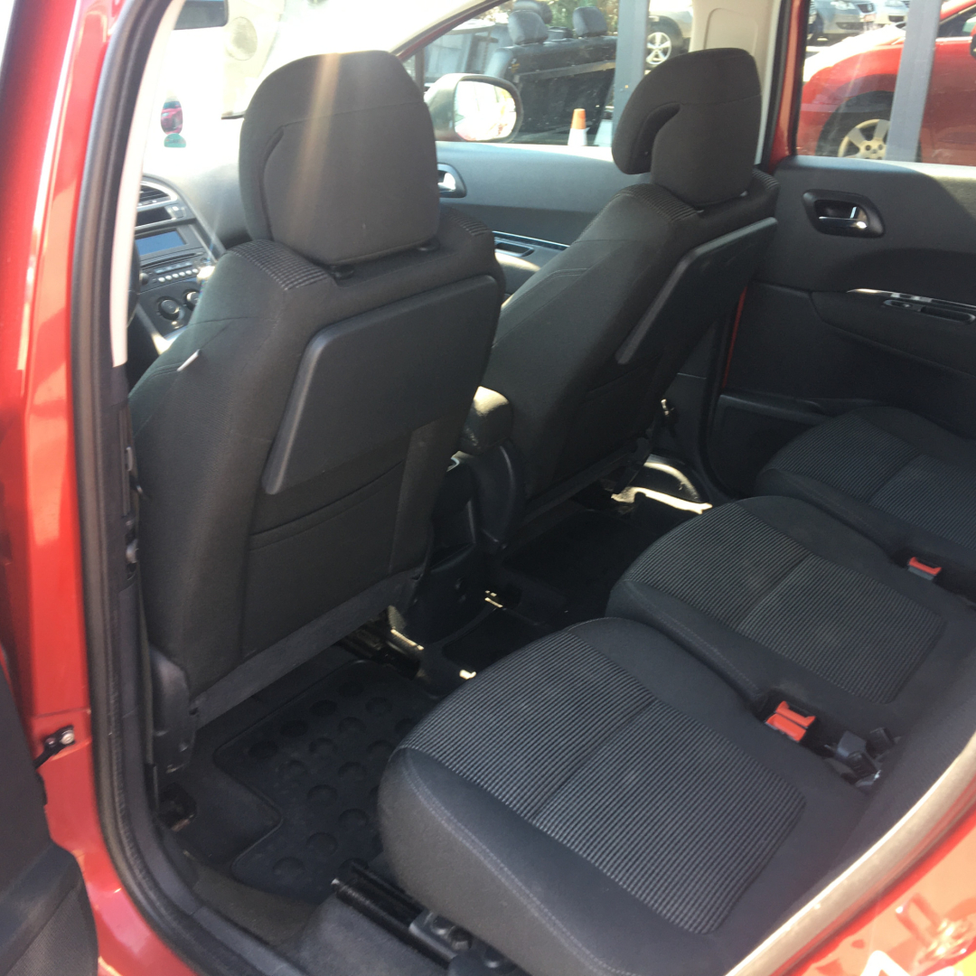 Peugeot 5008 2010 Peugeot 5008 2010