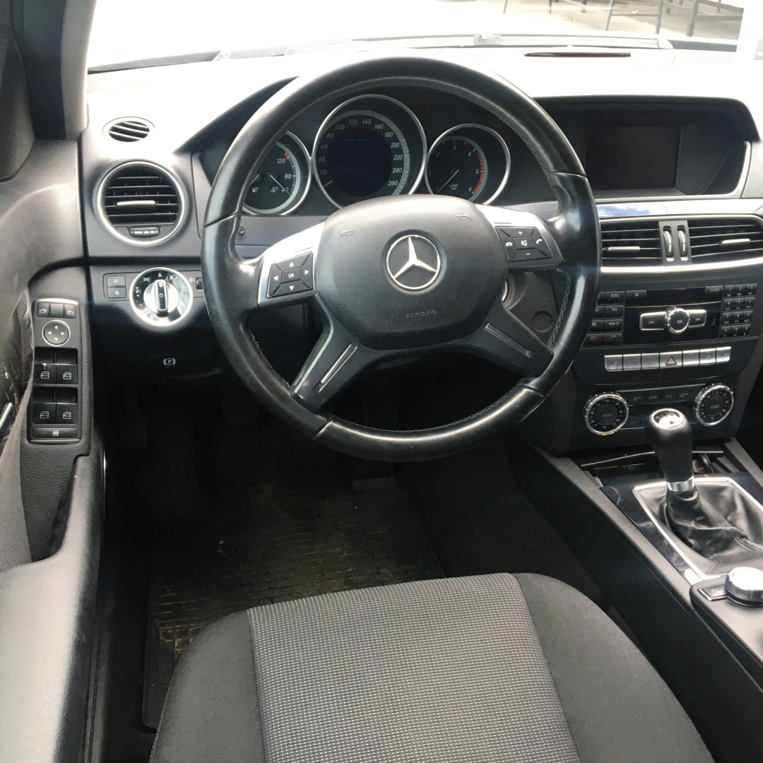 Mercedes-Benz C 200 2011 Mercedes-Benz C 200 2011