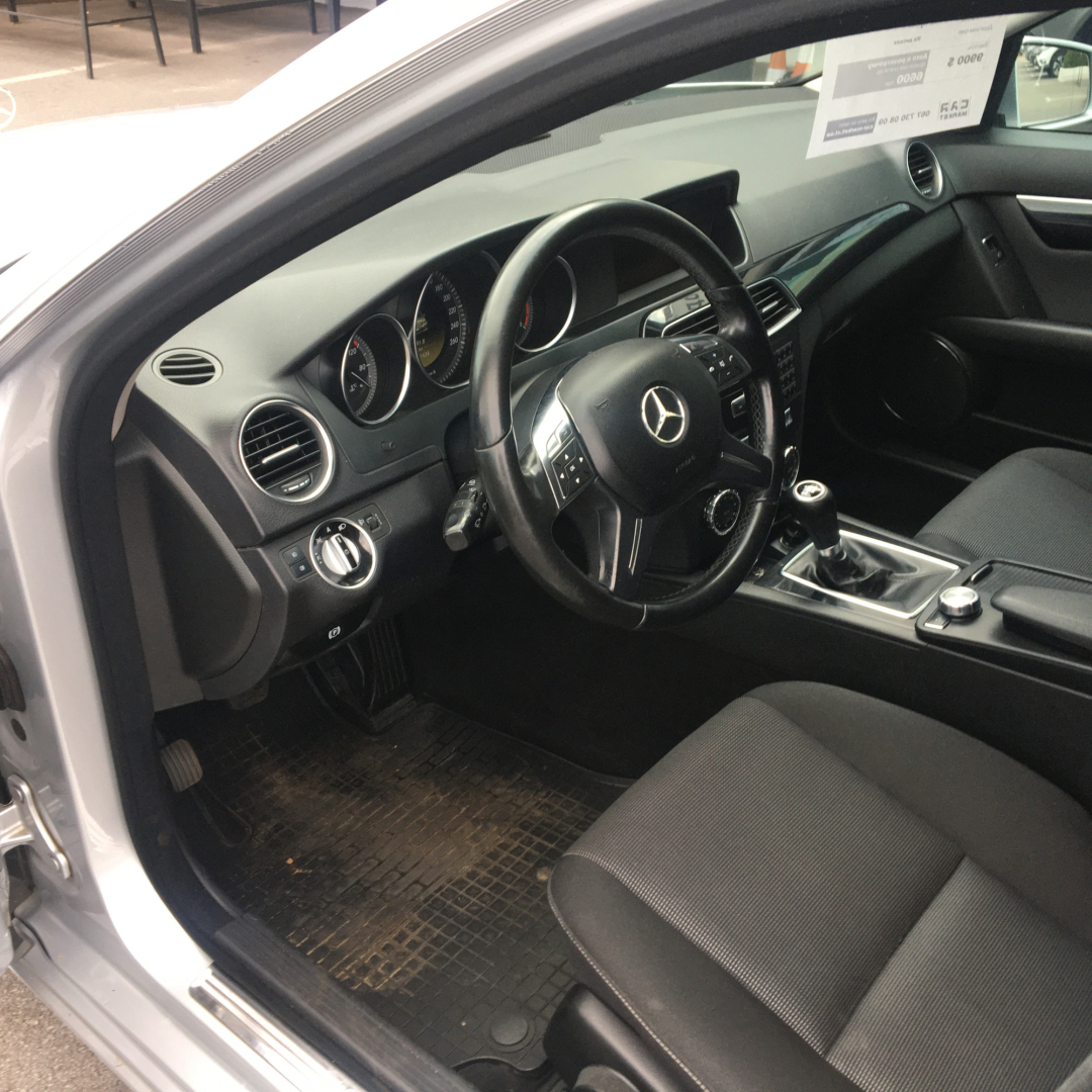 Mercedes-Benz C 200 2011 Mercedes-Benz C 200 2011