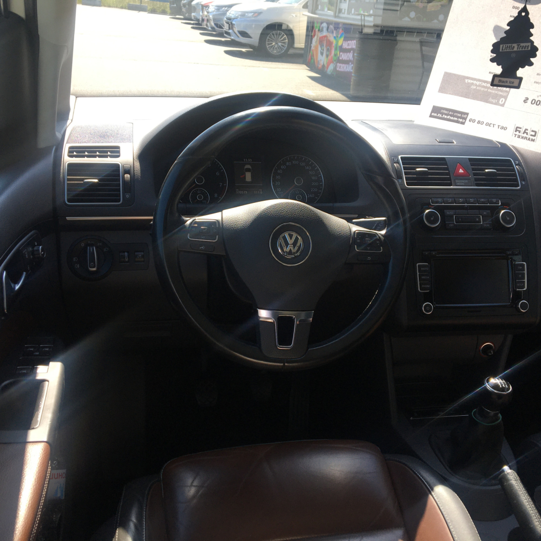 Volkswagen Touran 2011 Volkswagen Touran 2011