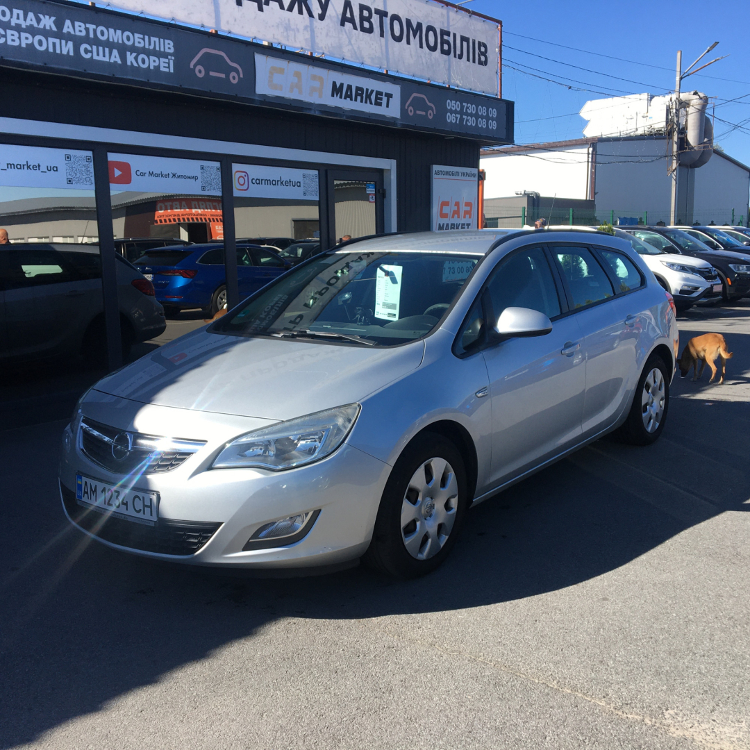 Opel Astra 2011 Opel Astra 2011