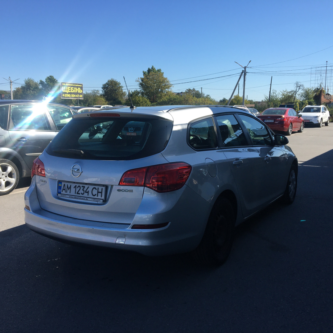 Opel Astra 2011 Opel Astra 2011