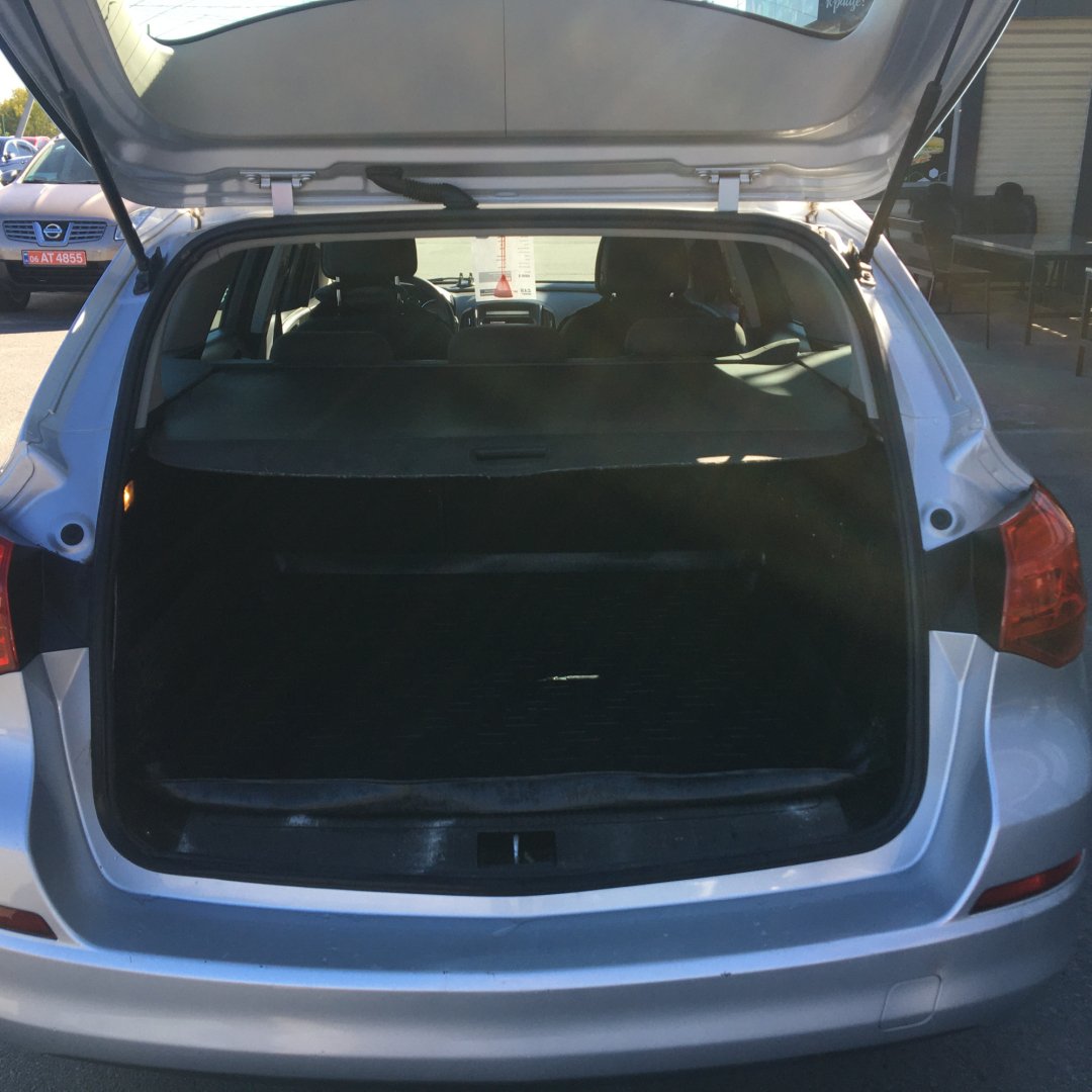 Opel Astra 2011 Opel Astra 2011