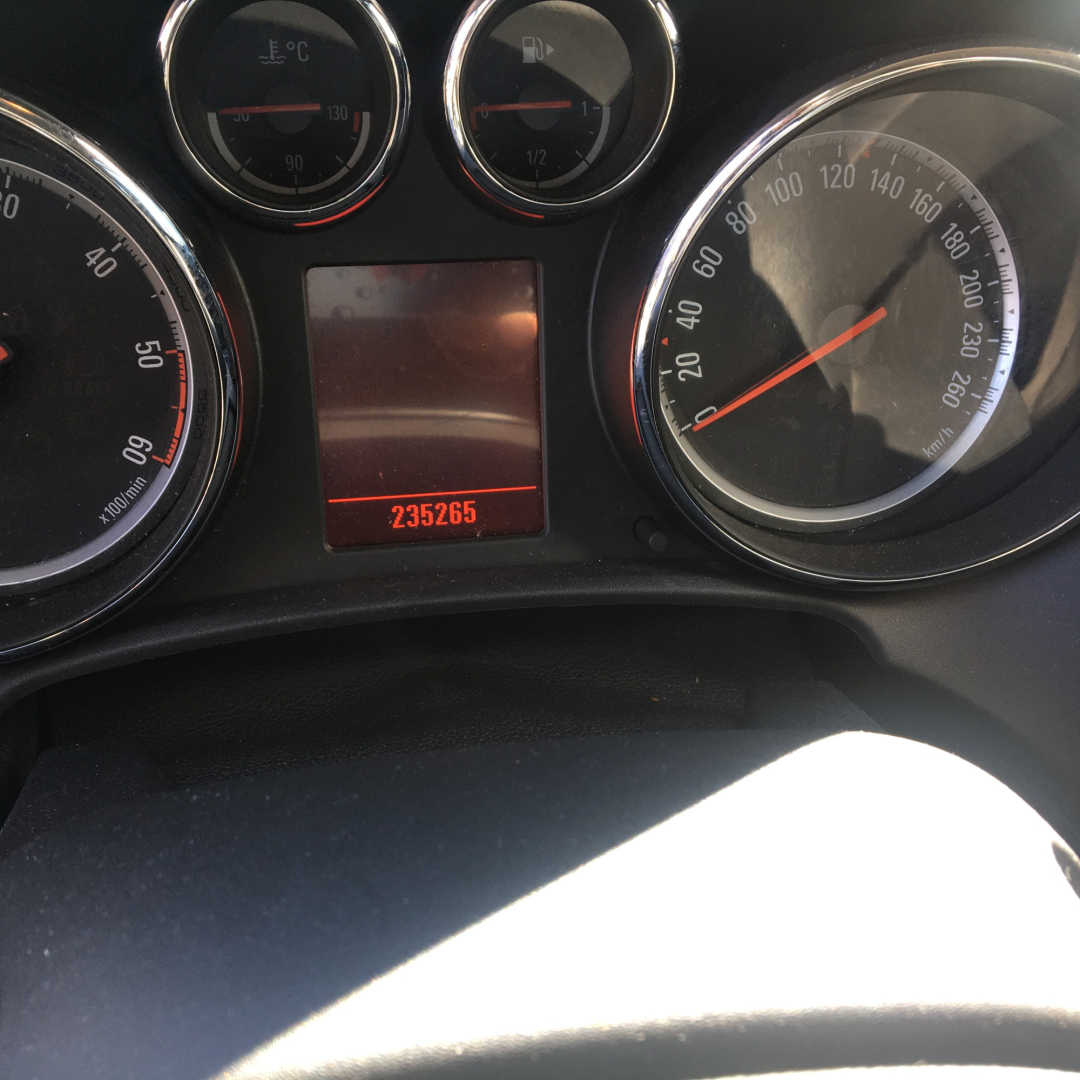 Opel Astra 2011 Opel Astra 2011