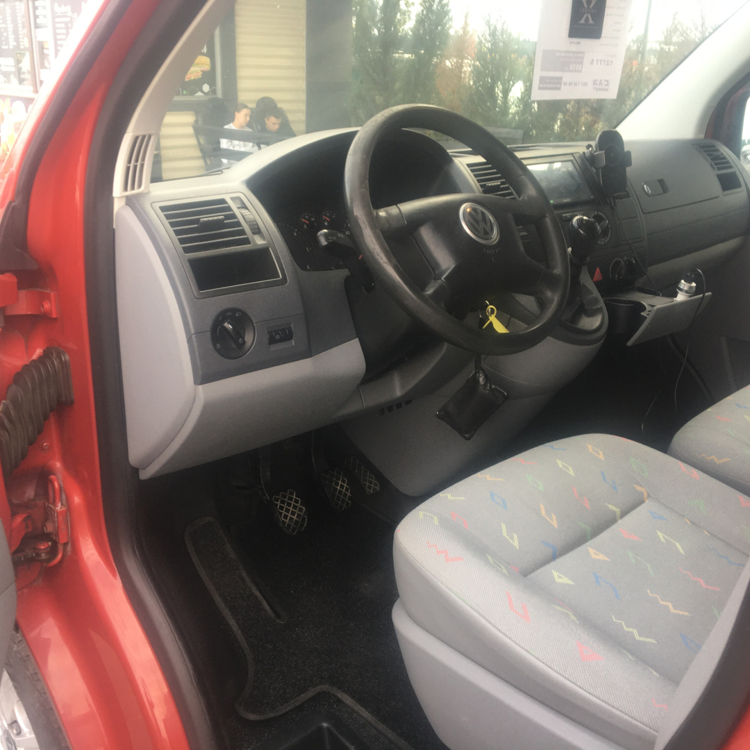 Volkswagen T5 (Transporter) пасс. 2005 Volkswagen T5 (Transporter) пасс. 2005