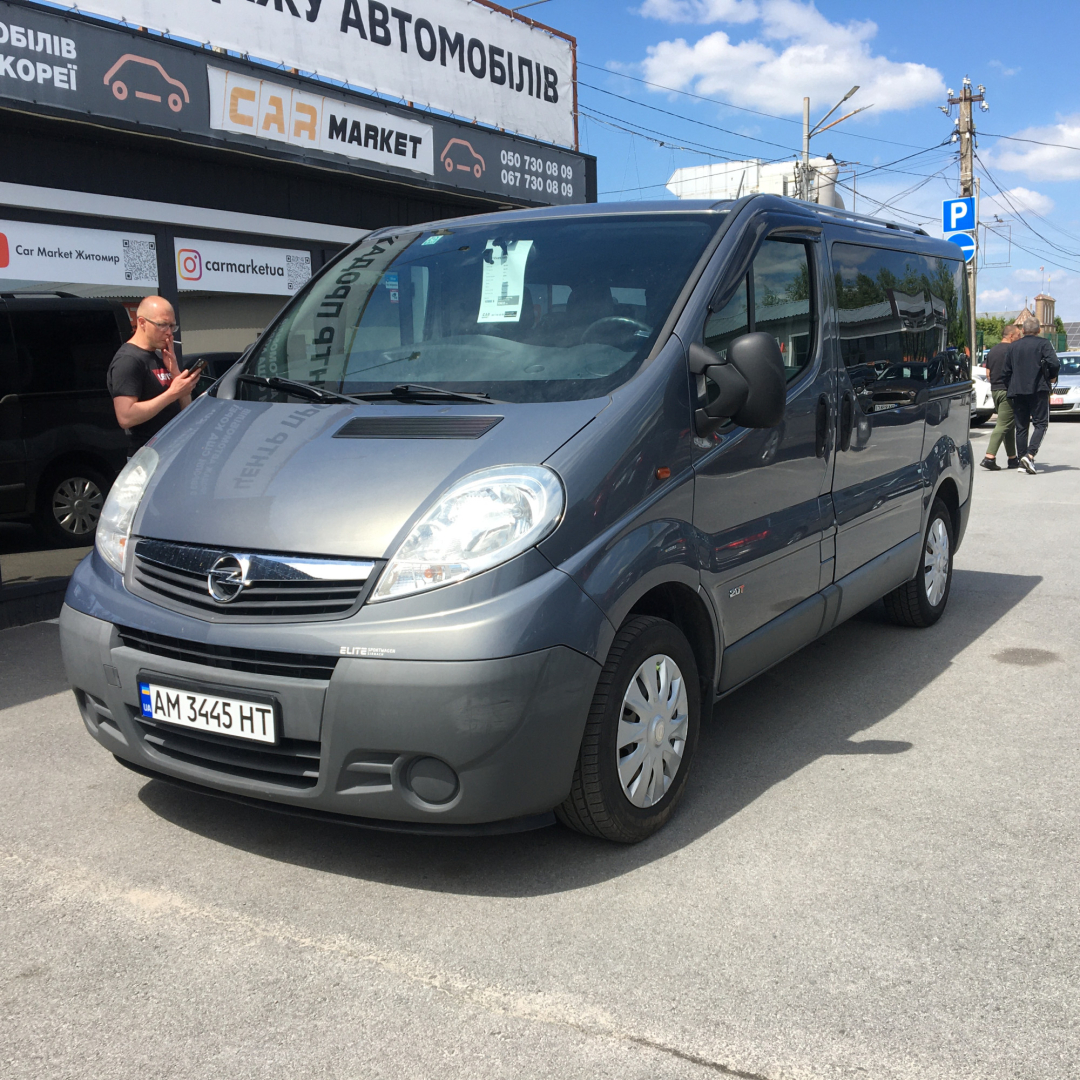Opel Vivaro пасс. 2014 Opel Vivaro пасс. 2014
