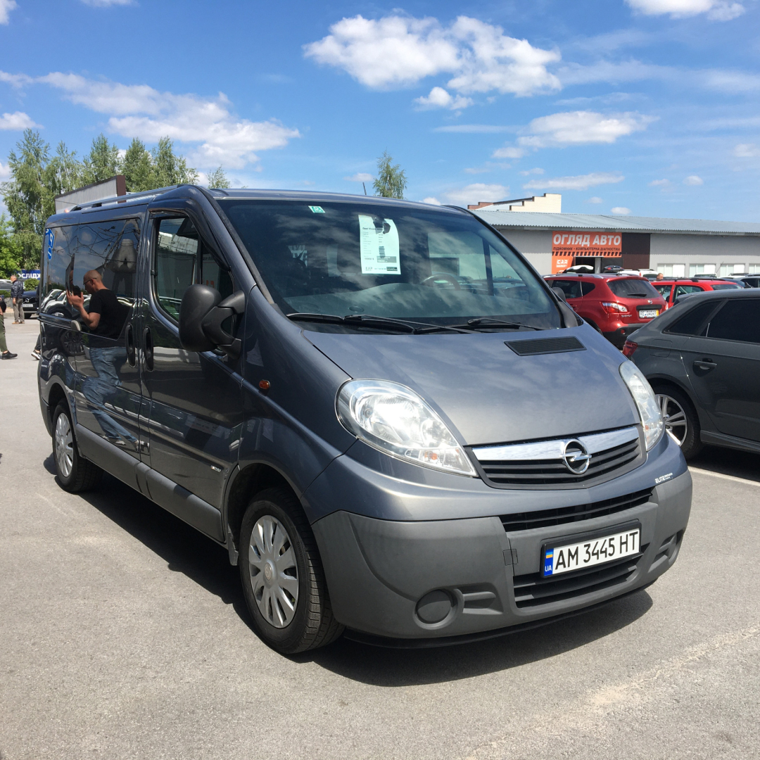 Opel Vivaro пасс. 2014 Opel Vivaro пасс. 2014