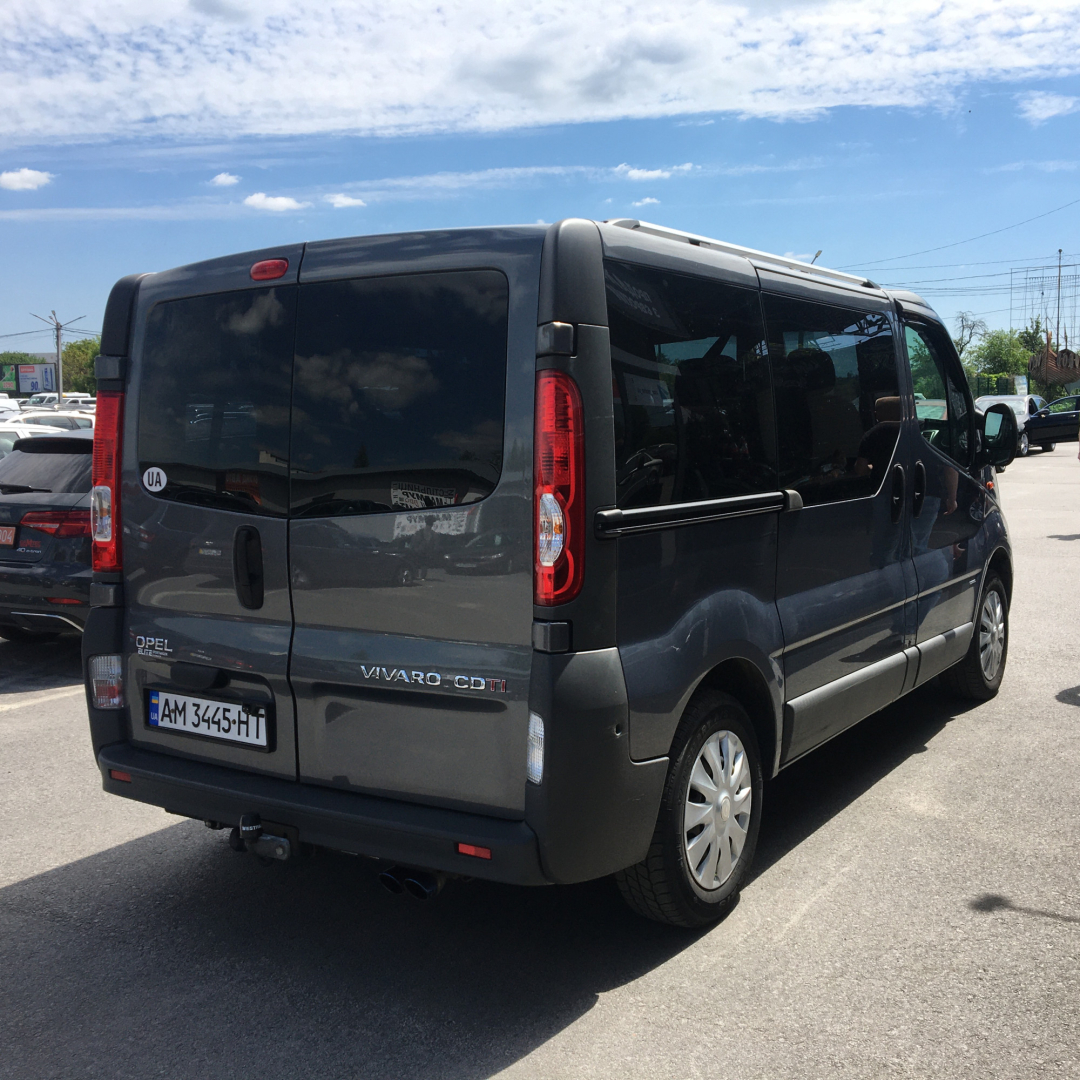 Opel Vivaro пасс. 2014 Opel Vivaro пасс. 2014