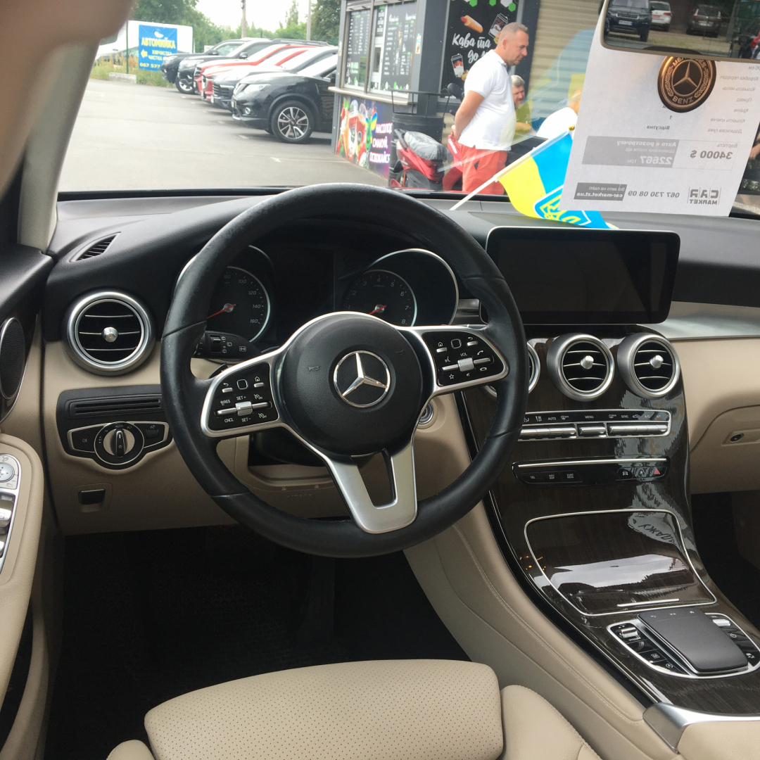 Mercedes-Benz GLC 300 2020 Mercedes-Benz GLC 300 2020