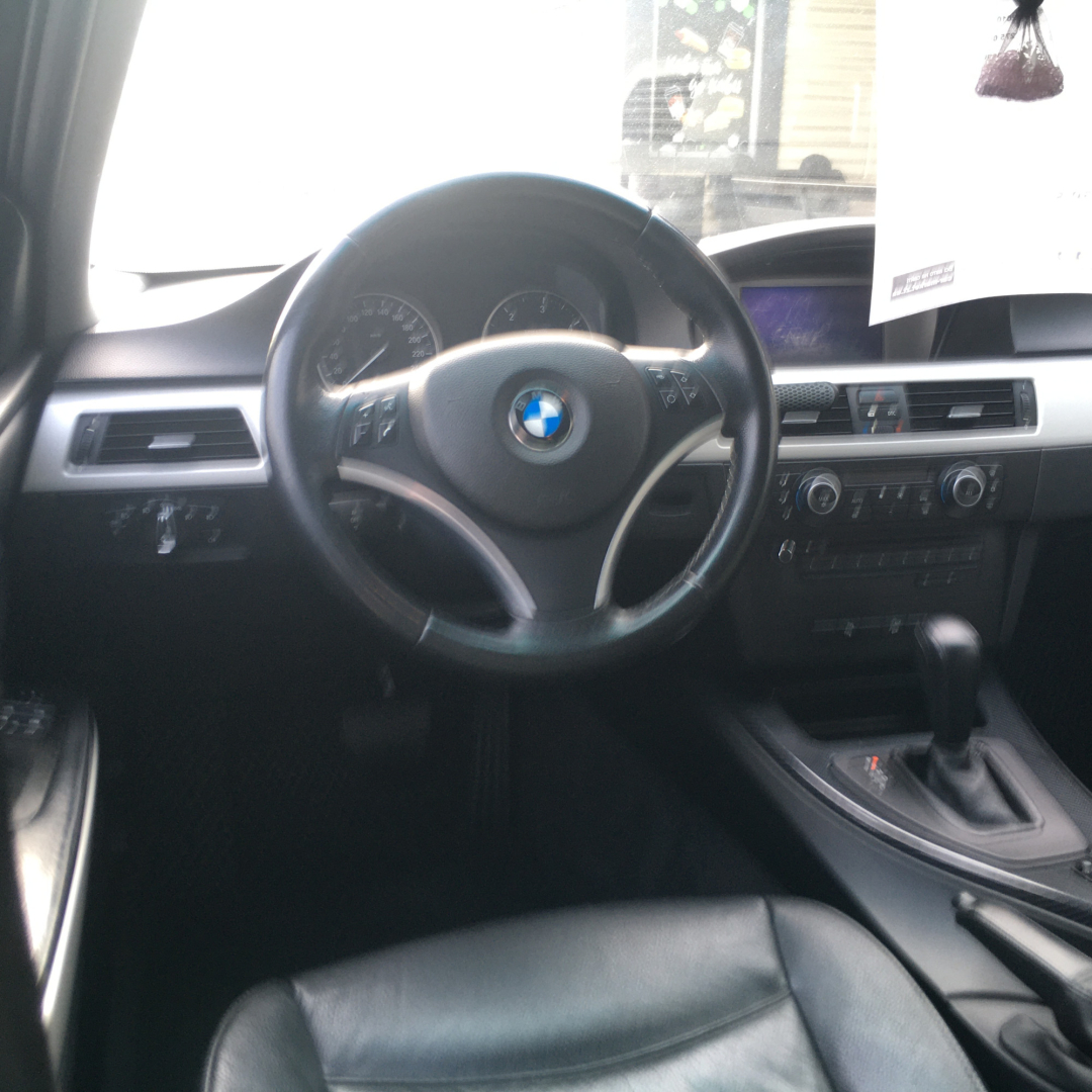 BMW 320 2010 BMW 320 2010