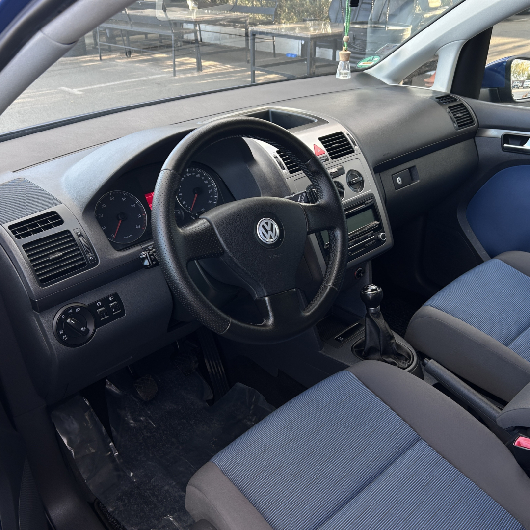 Volkswagen Touran 2010 Volkswagen Touran 2010