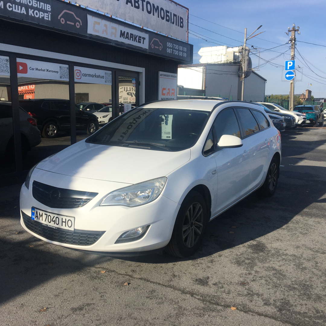 Opel Astra 2012 Opel Astra 2012