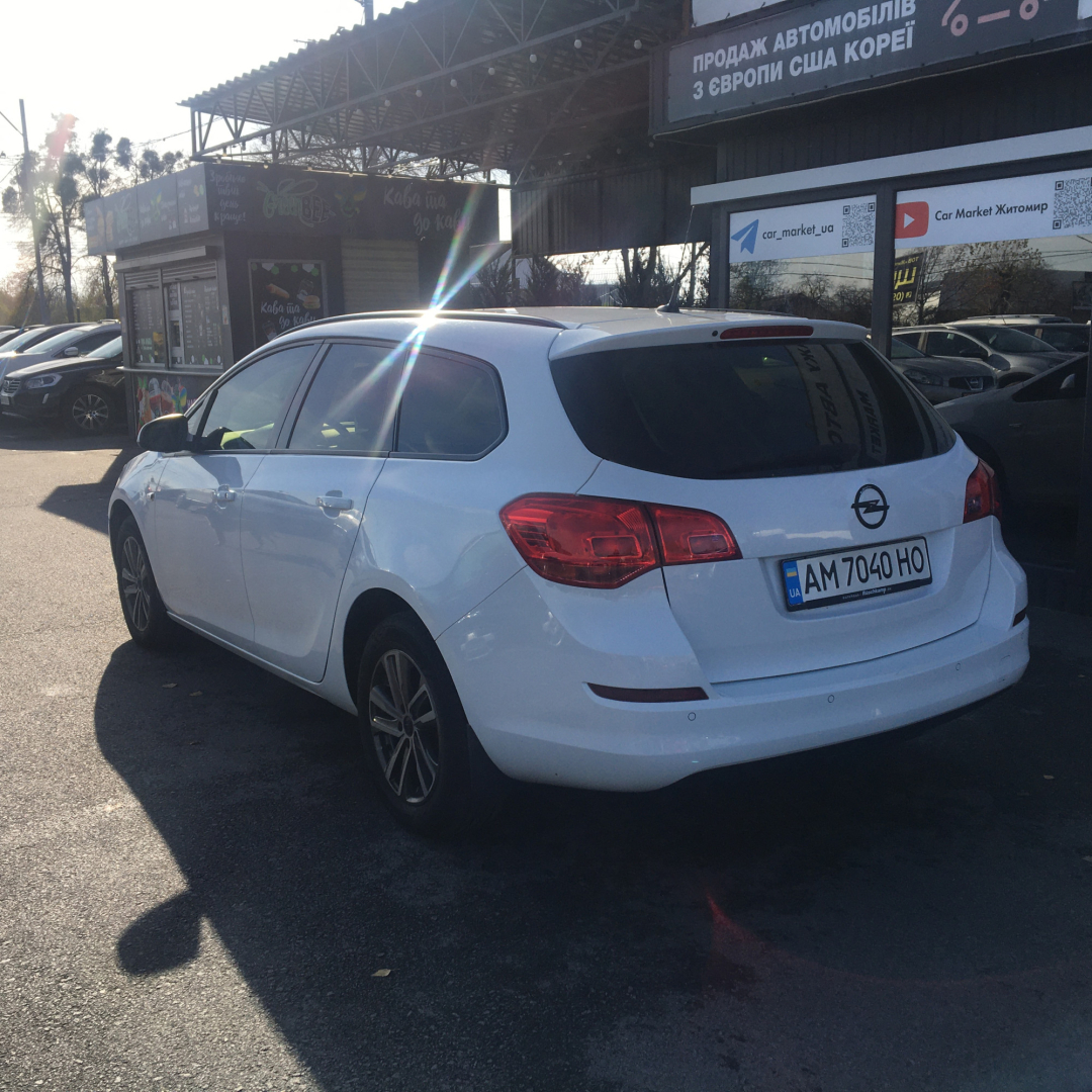 Opel Astra 2012 Opel Astra 2012