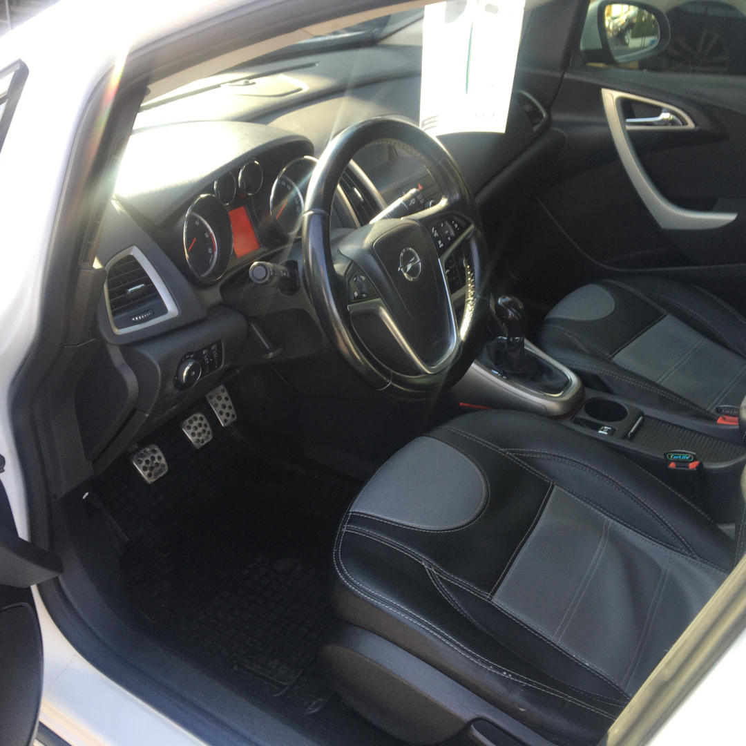 Opel Astra 2012 Opel Astra 2012