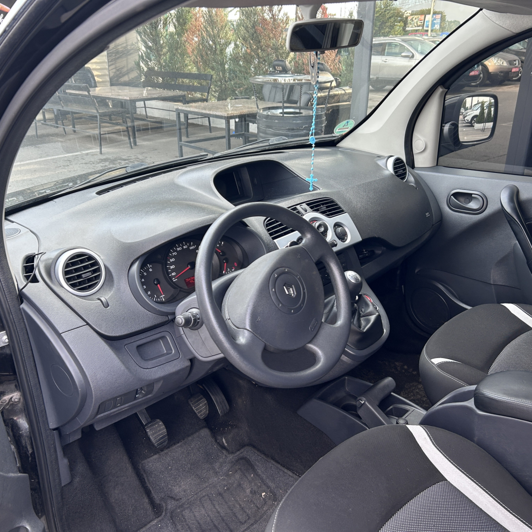 Renault Kangoo пасс. 2012 Renault Kangoo пасс. 2012