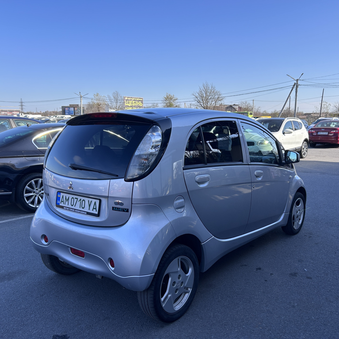 Mitsubishi i-MiEV 2011 Mitsubishi i-MiEV 2011