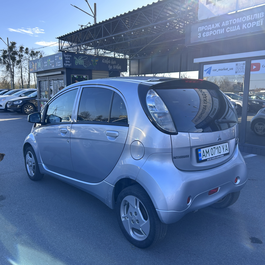 Mitsubishi i-MiEV 2011 Mitsubishi i-MiEV 2011