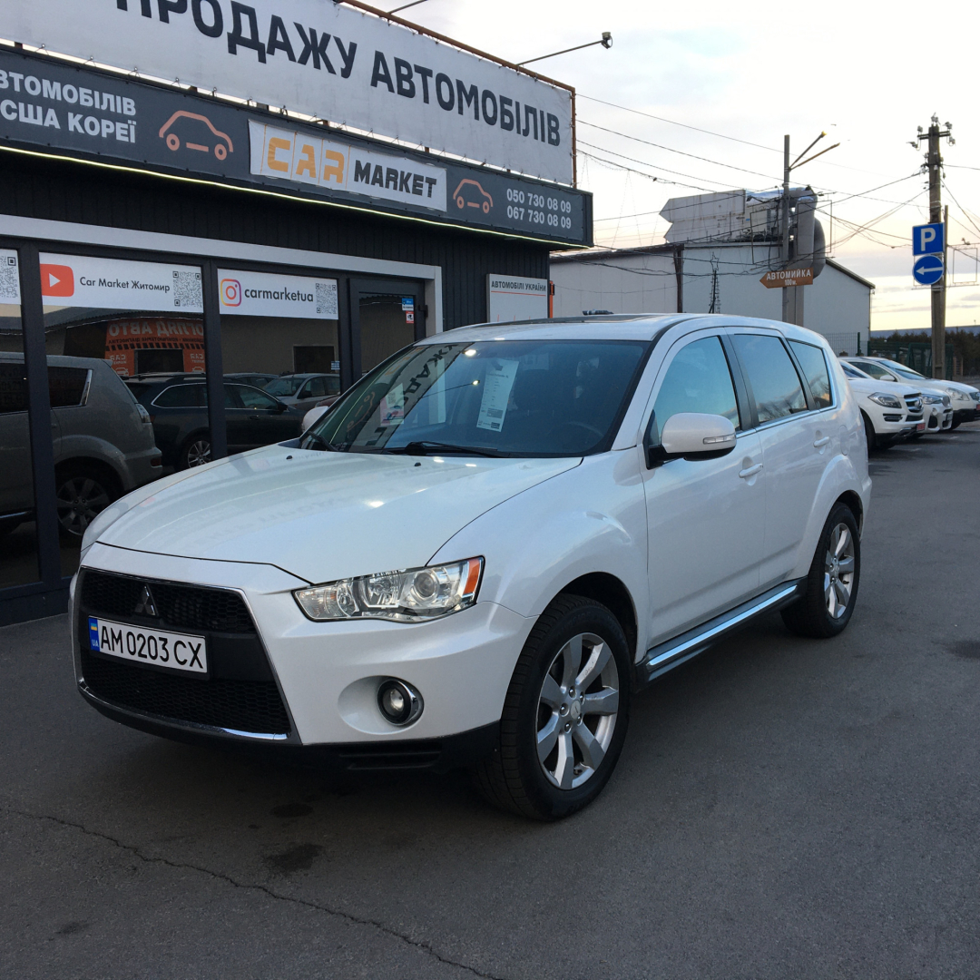 Mitsubishi Outlander XL 2010 Mitsubishi Outlander XL 2010