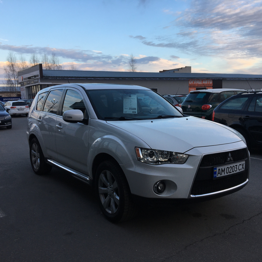 Mitsubishi Outlander XL 2010 Mitsubishi Outlander XL 2010