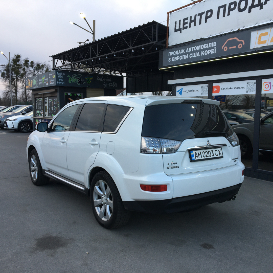 Mitsubishi Outlander XL 2010 Mitsubishi Outlander XL 2010