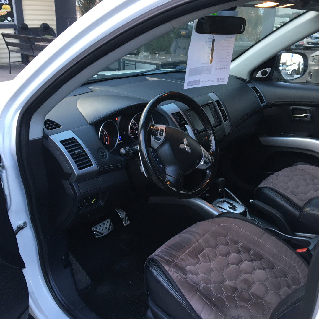 Mitsubishi Outlander XL 2010 Mitsubishi Outlander XL 2010