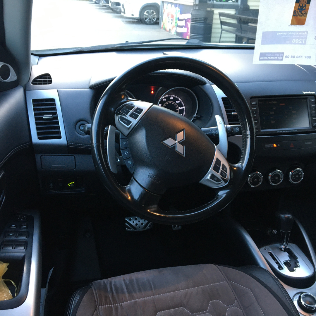 Mitsubishi Outlander XL 2010 Mitsubishi Outlander XL 2010