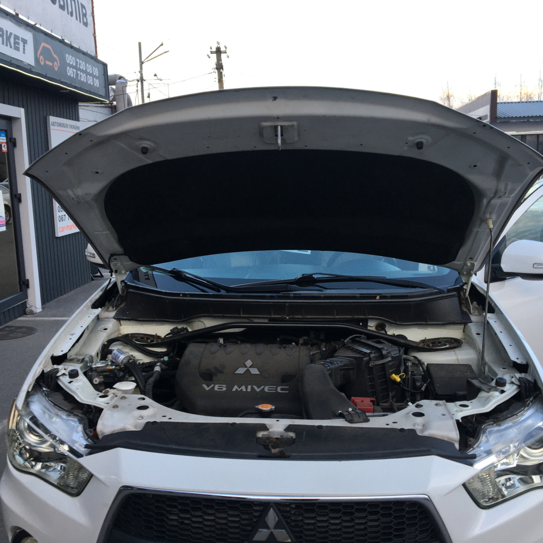 Mitsubishi Outlander XL 2010 Mitsubishi Outlander XL 2010