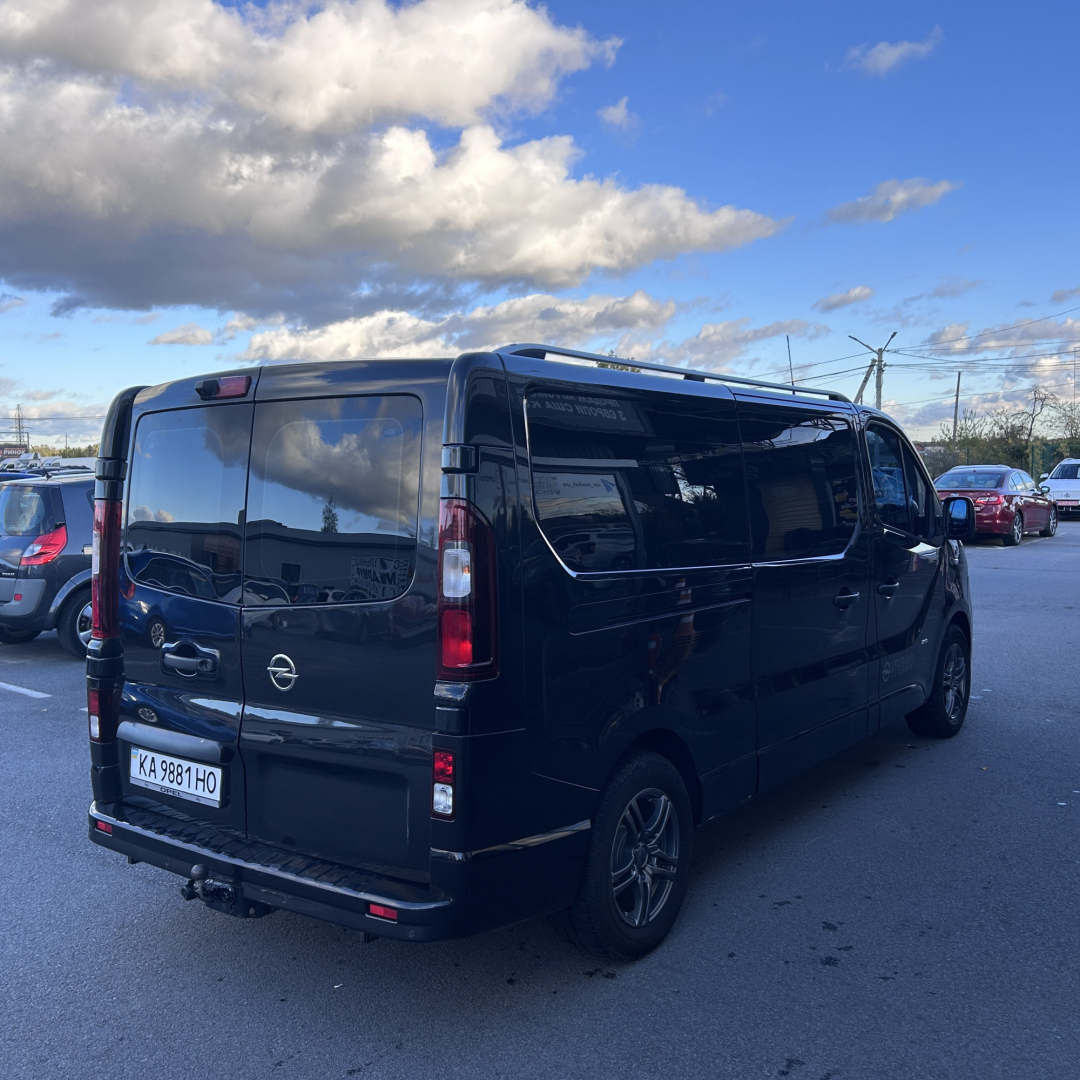 Opel Vivaro пасс. 2017 Opel Vivaro пасс. 2017