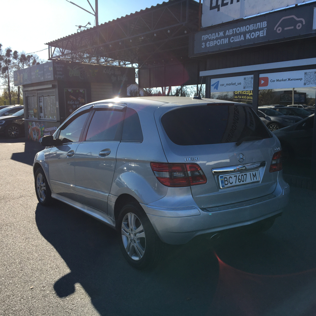 Mercedes-Benz B 180 2010 Mercedes-Benz B 180 2010