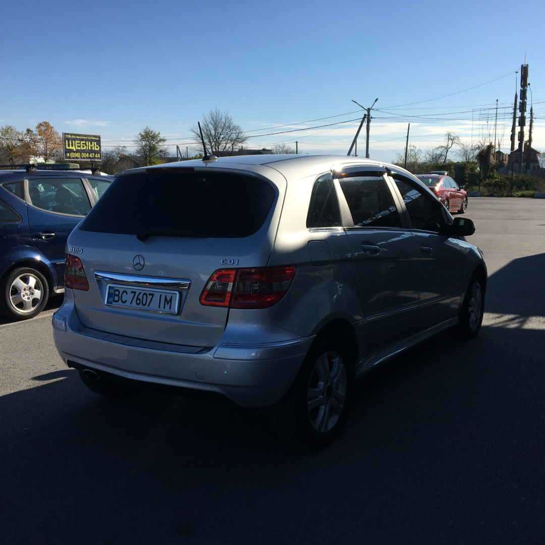 Mercedes-Benz B 180 2010 Mercedes-Benz B 180 2010