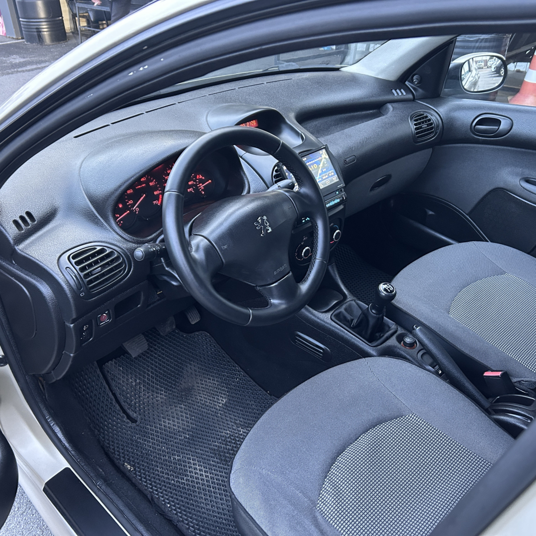 Peugeot 206 2008 Peugeot 206 2008