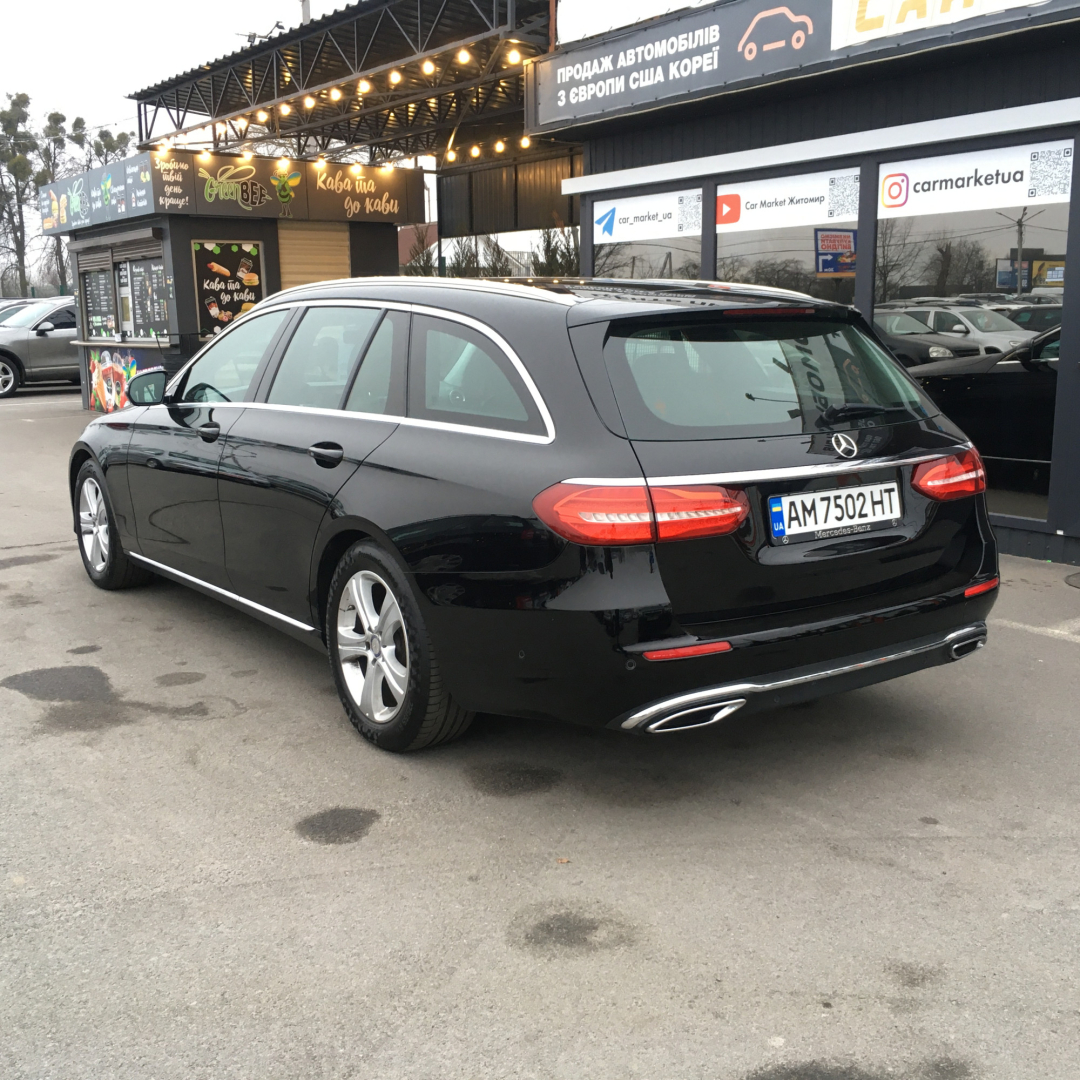 Mercedes-Benz E 220 2016 Mercedes-Benz E 220 2016