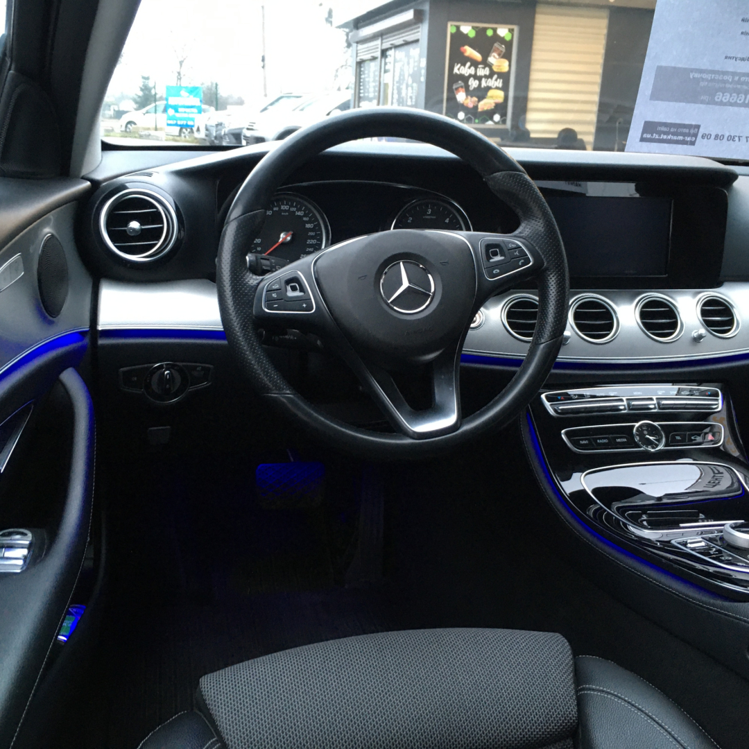 Mercedes-Benz E 220 2016 Mercedes-Benz E 220 2016